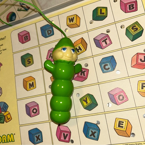 1985 Milton Bradley Glo Worm Light & Learn Game Vintage Matching Game **Works** - Picture 9 of 14